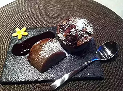 Gâteau moelleux au chocolat et à la cerise