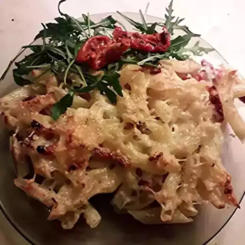 Gratin de pennes au chèvre et aux lardons