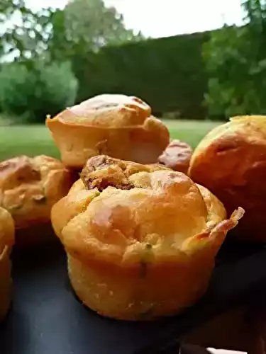 Muffins aux tomates confites, feta et basilic