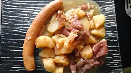 Pommes de terre au lard et aux saucisses fumées