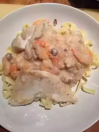 Tagliatelles au poisson et scampis