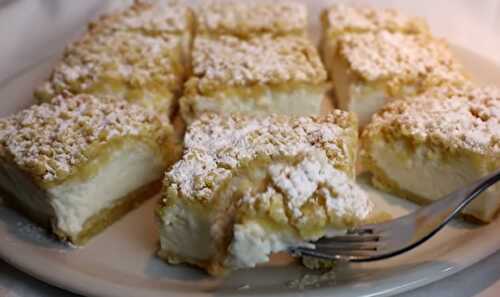 Gâteau avec 2 pots de yaourt facile - pour votre dessert.