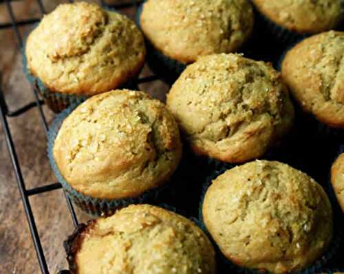 Muffins courgettes ultra moelleux - un délicieux mini gâteau.