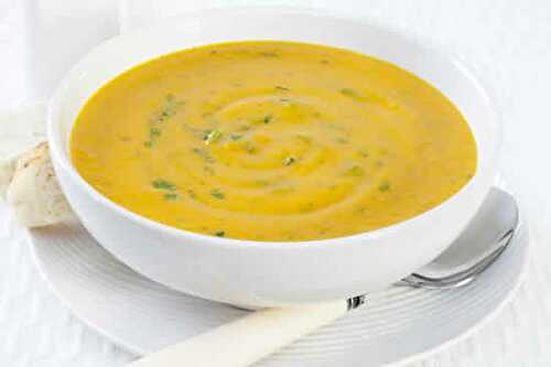 Soupe aux carottes coriandre - une soupe légère et délicieuse.