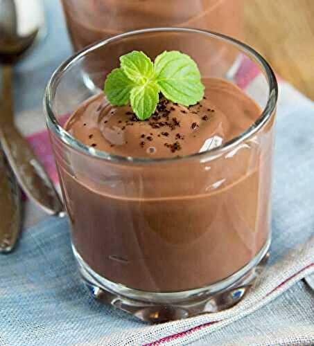 Comment réussir la mousse au chocolat - un dessert onctueux pour 5 personnes.