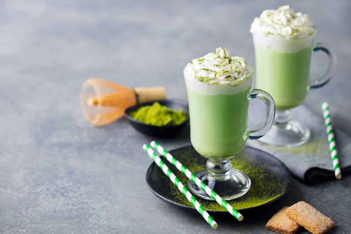 Comment faire le matcha latte : une boisson délicieuse, saine et tendance !