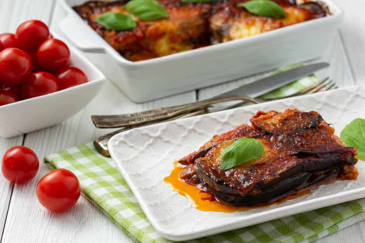 Aubergines à la Parmigiana - plat copieux et savoureux.