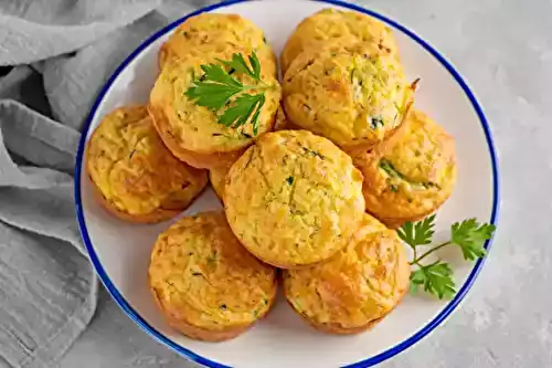 Muffins aux courgettes avec fromage ail et herbes