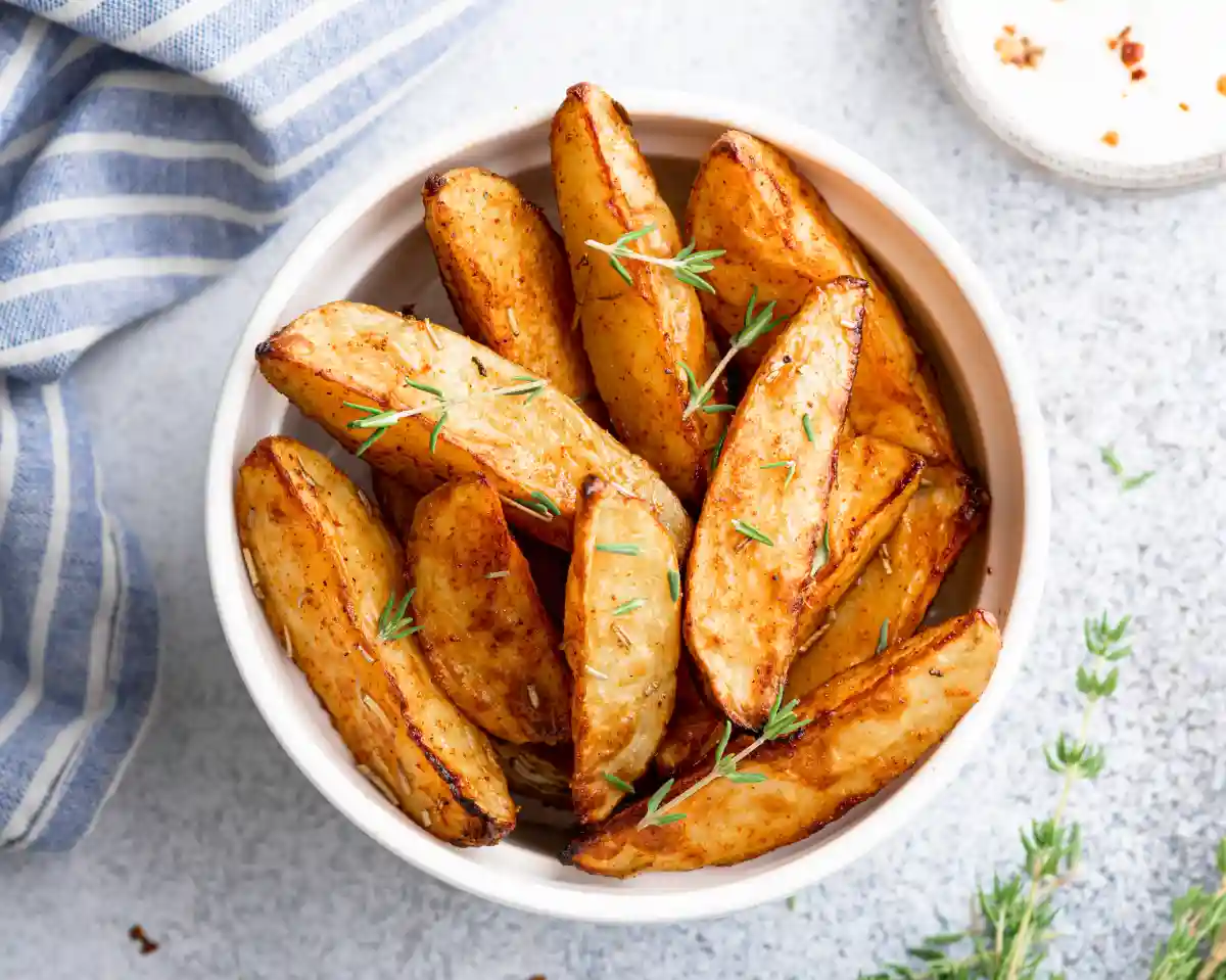 Quartiers de pommes de terre au four