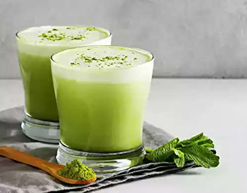 Smoothie vert à la menthe et au matcha