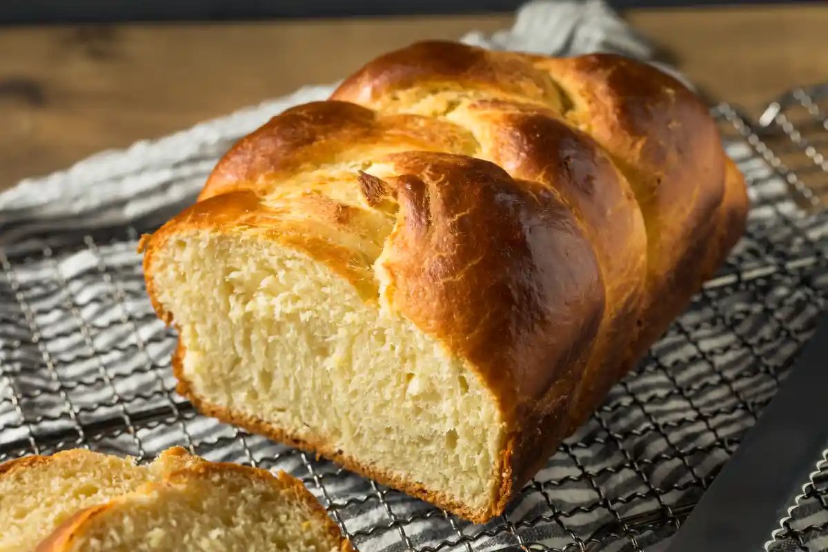 Comment Réaliser une Brioche Moelleuse Facilement en Quelques Étapes