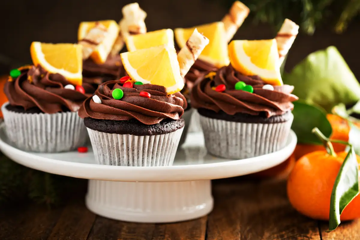 Cupcakes au chocolat et orange - un équilibre parfait de saveurs.