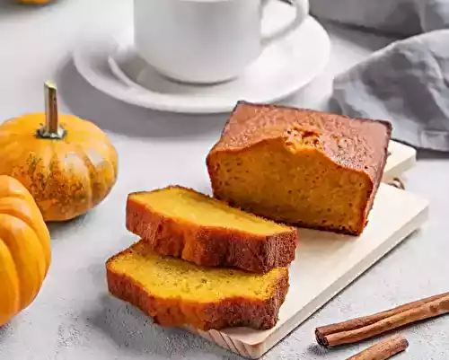 Gâteau à la citrouille et à la cannelle : parfait pour l'automne et l'hiver.