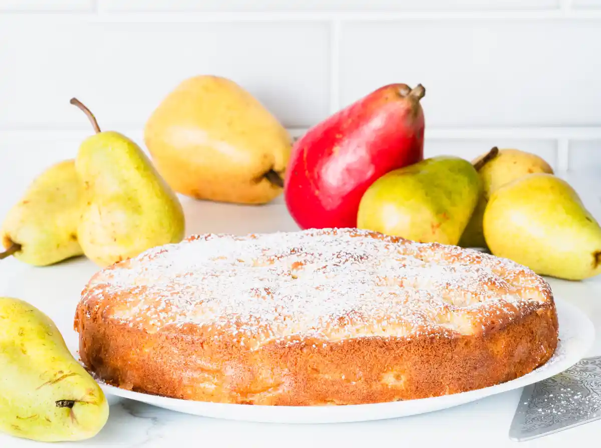 Gâteau aux Poires au Thermomix : ce dessert apporte douceur et fraîcheur en fin de repas.