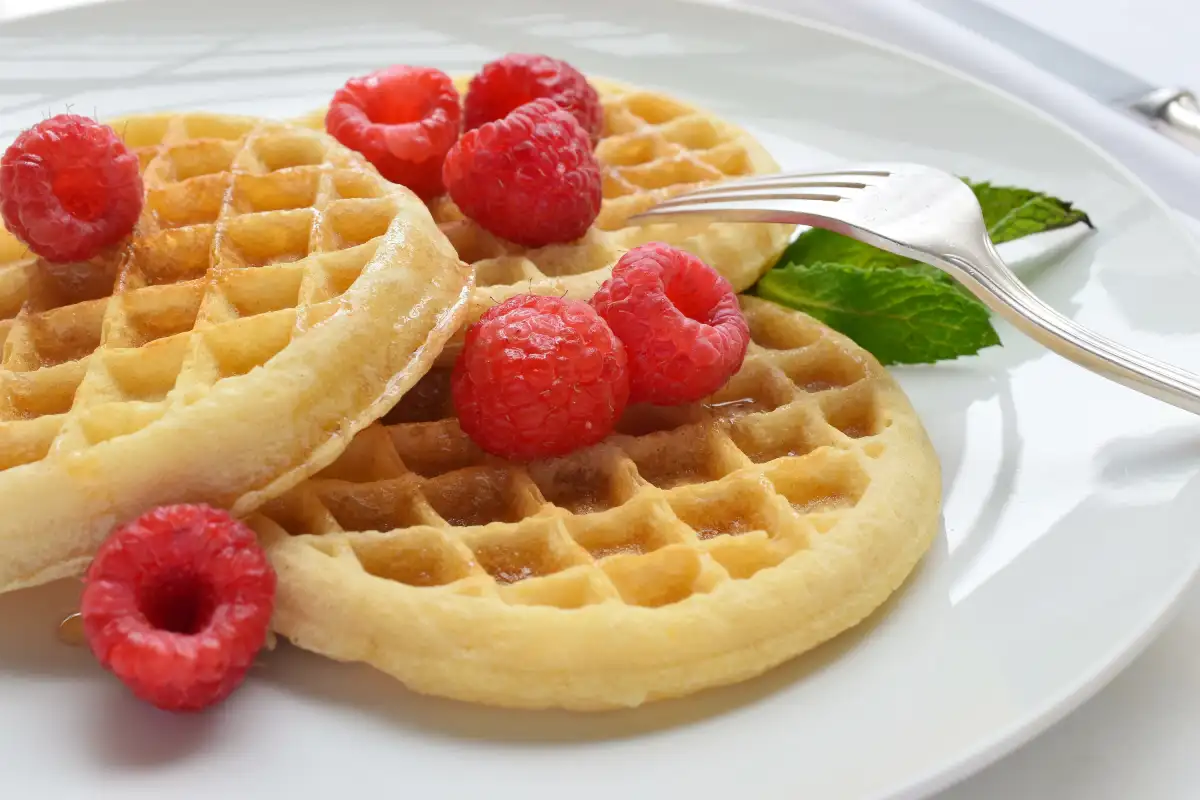 Gaufres légères et croustillantes : parfaites pour le petit-déjeuner, le goûter, ou même un dessert