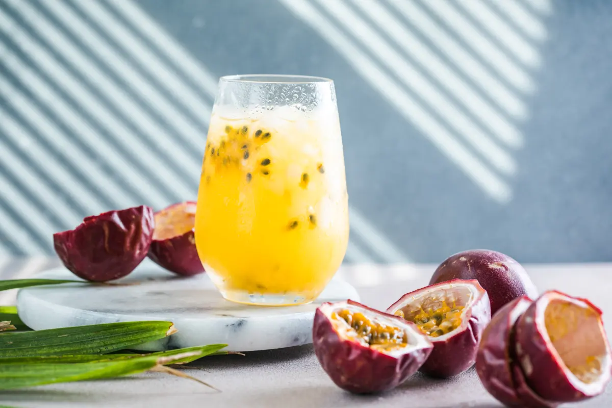 Cocktail aux fruits de la passion : une boisson rafraîchissante