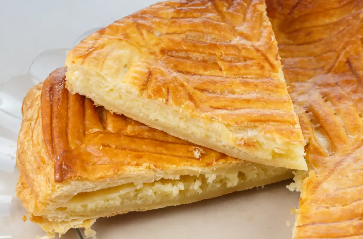 Galette des Rois à la Frangipane : La Recette Traditionnelle qui Fait l'Unanimité !