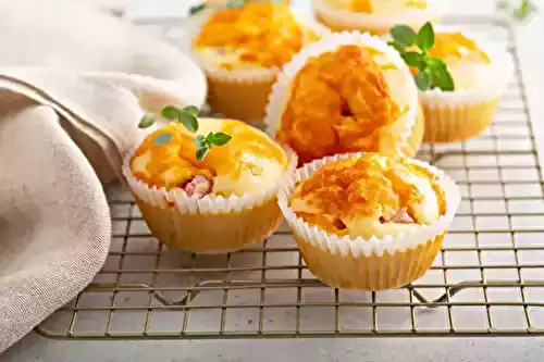 Muffins au jambon et au fromage : parfaits pour les brunchs.