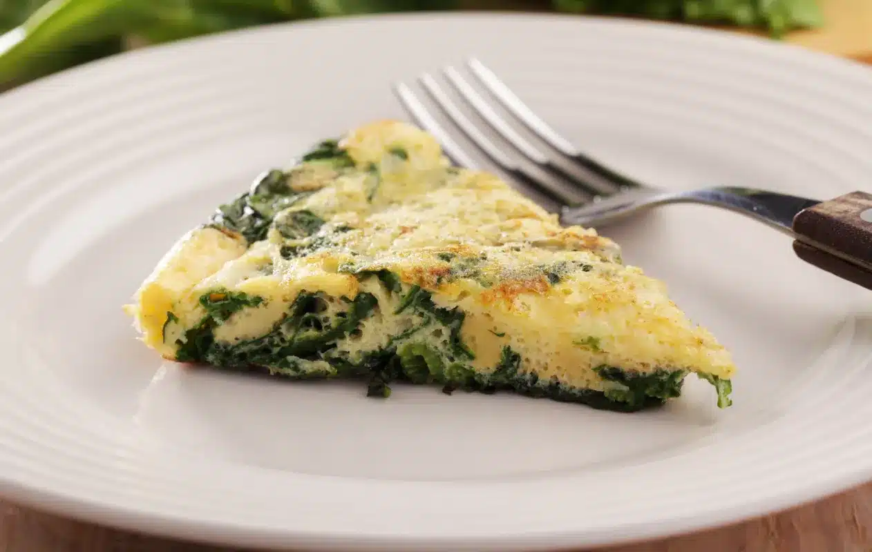 Omelette aux épinards : Parfaite pour un repas léger ou un petit-déjeuner nutritif