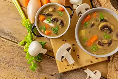 Soupe pommes de terre carottes et champignons