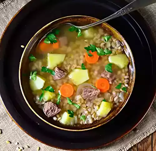 Krupnik : Soupe Polonaise d'Orge aux Légumes et Viande