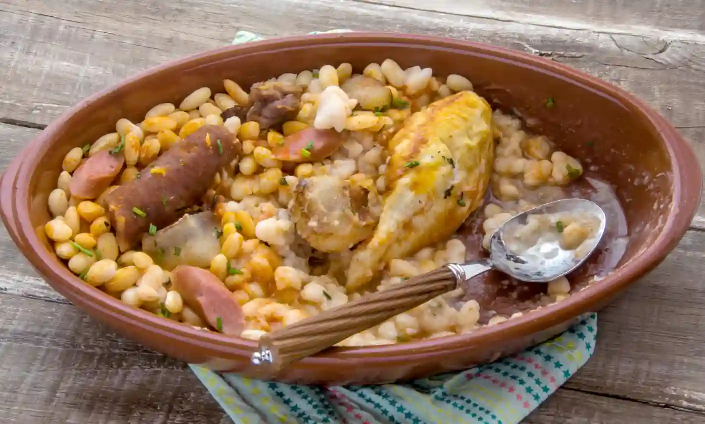 Cassoulet aux cuisses de canard et saucisses