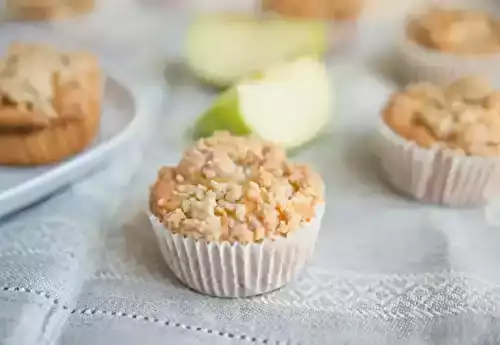 Muffins aux pommes et streusel : un mix parfait entre douceur et croquant