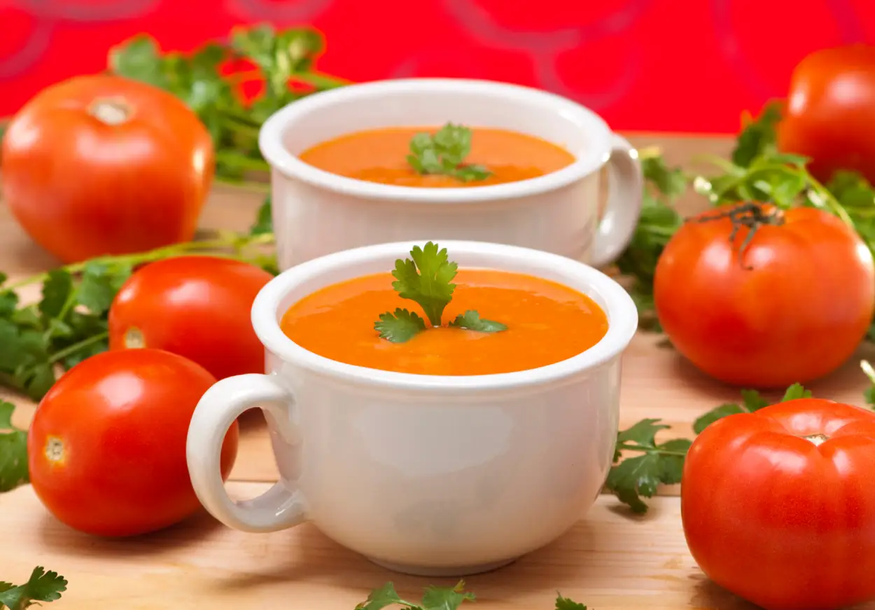 Soupe de tomate au Thermomix : Un délice qui réchauffe vos soirées d’hiver