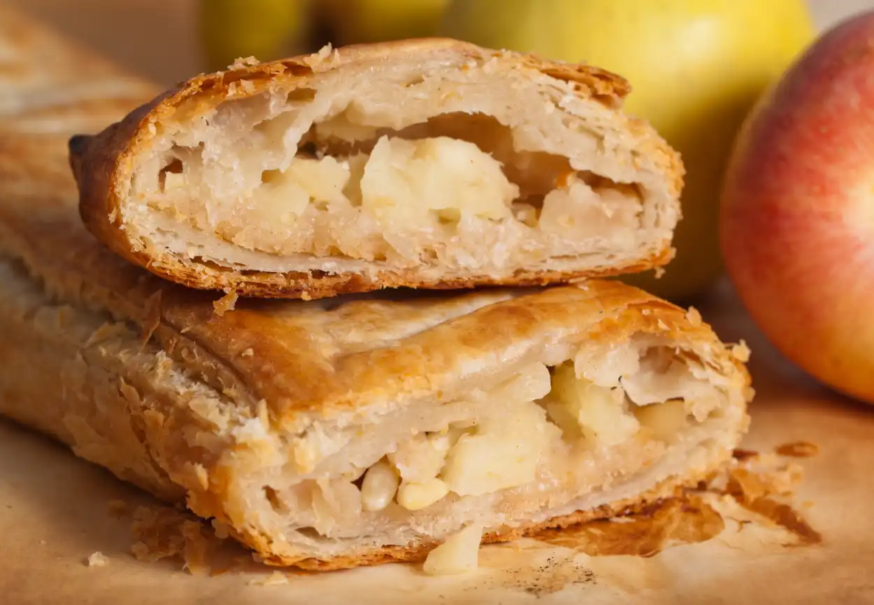 Strudel aux pommes et miel : Savourez chaque bouchée !