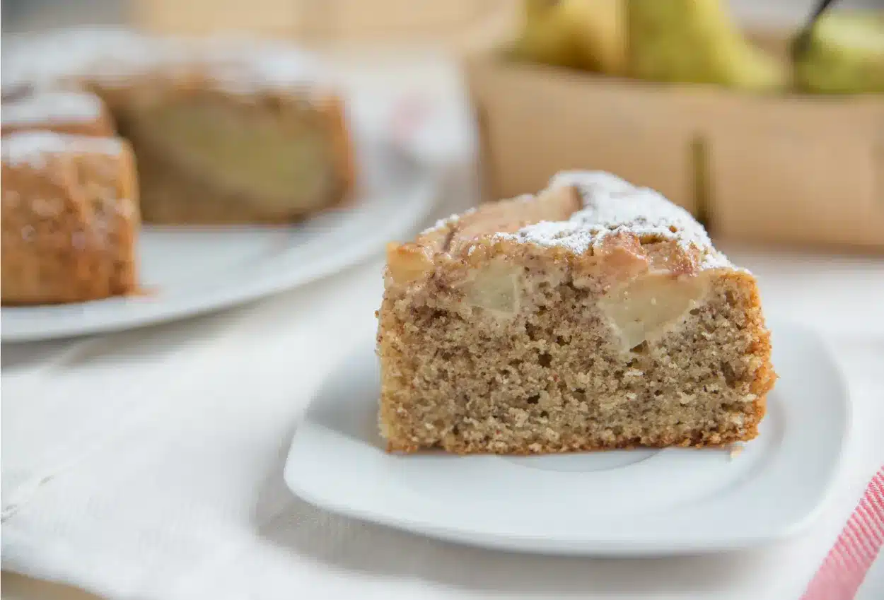 Un cake au blé complet et poires parfait pour vos petits-déjeuners