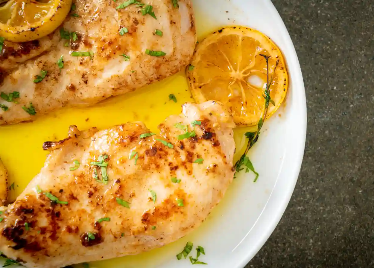 Poulet au citron et aux herbes : Sain et plein de saveurs.