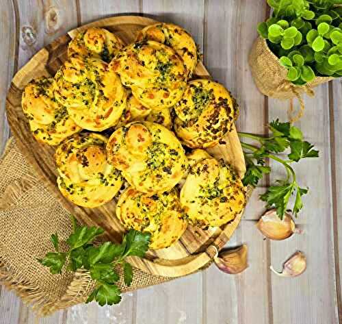 Petits pains à l'ail et au cheddar