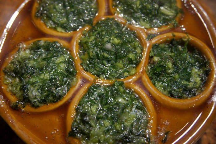 Escargots farcis au beurre persillé - Recettes de Papounet