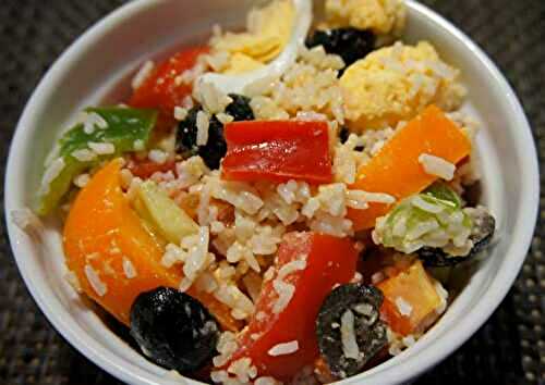 Salade de riz aux poivrons, tomates et œufs - Recettes de Papounet