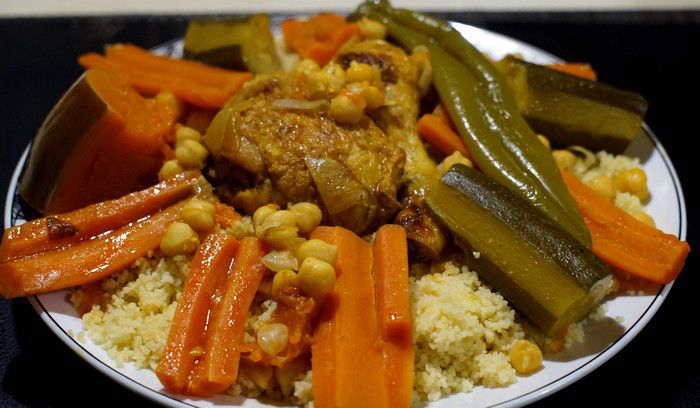 Couscous marocain au poulet et légumes. - Recettes de Papounet