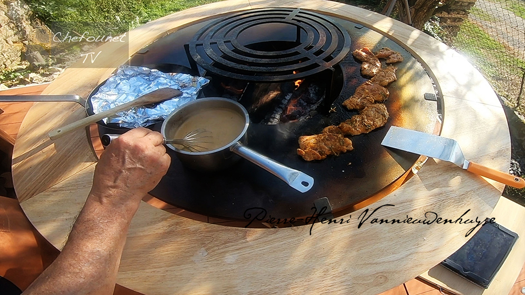 Araignées de porc au Brasero Plancha à la crème de moutarde SakaRi