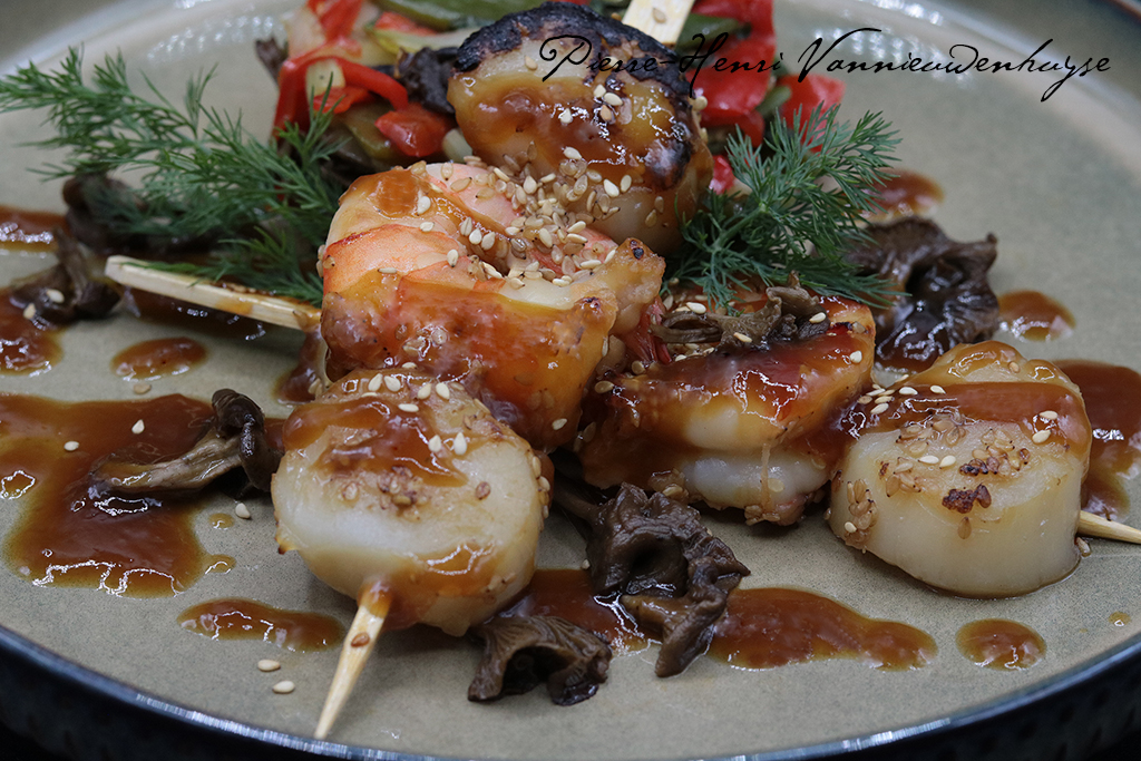 Duo de Noix de Saint Jacques et crevettes aux saveurs à la Japonaise