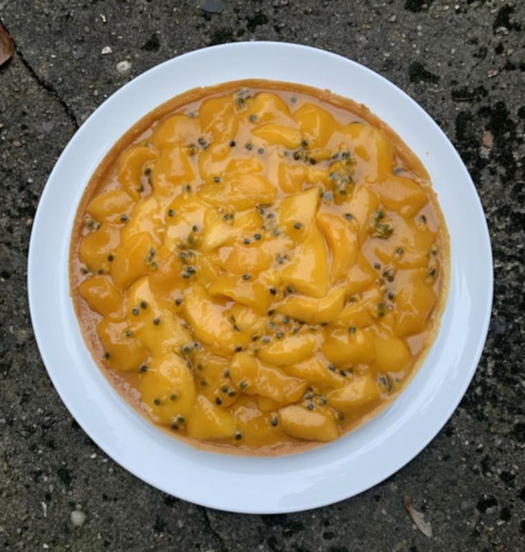 Tarte aux mangues, gelée de citron et fruits de la passion