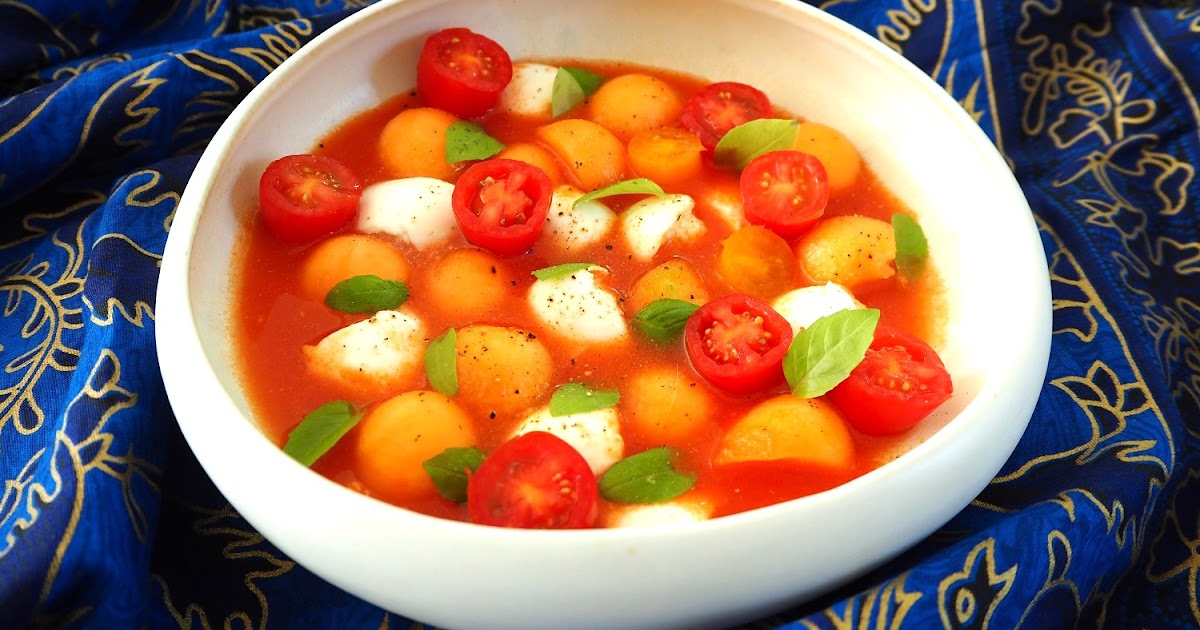 SALADE DE MELON ET DE MOZZARELLA À L’EAU DE TOMATE