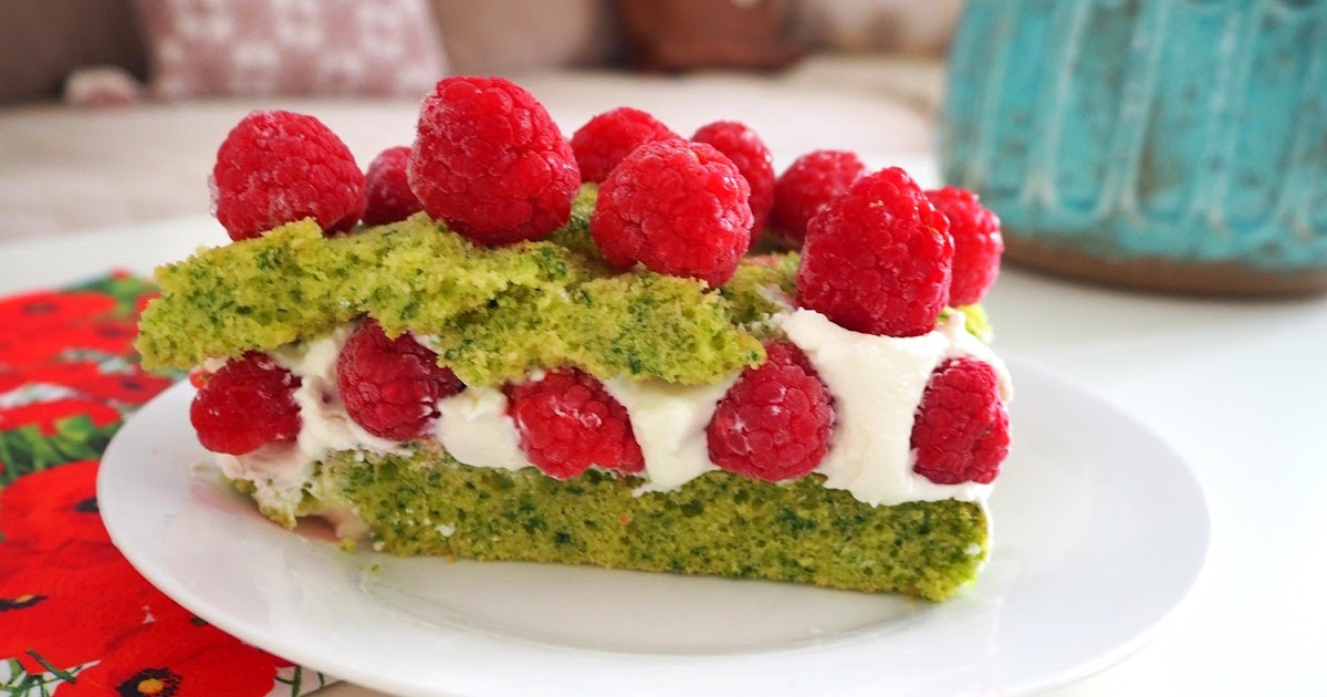 GÂTEAU À LA MOUSSE VERTE, MASCARPONE ET AUX FRAMBOISES 