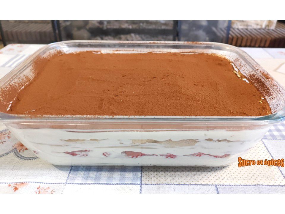 Tiramisu aux fraises, sans oeufs et sans cuisson - Recette en vidéo