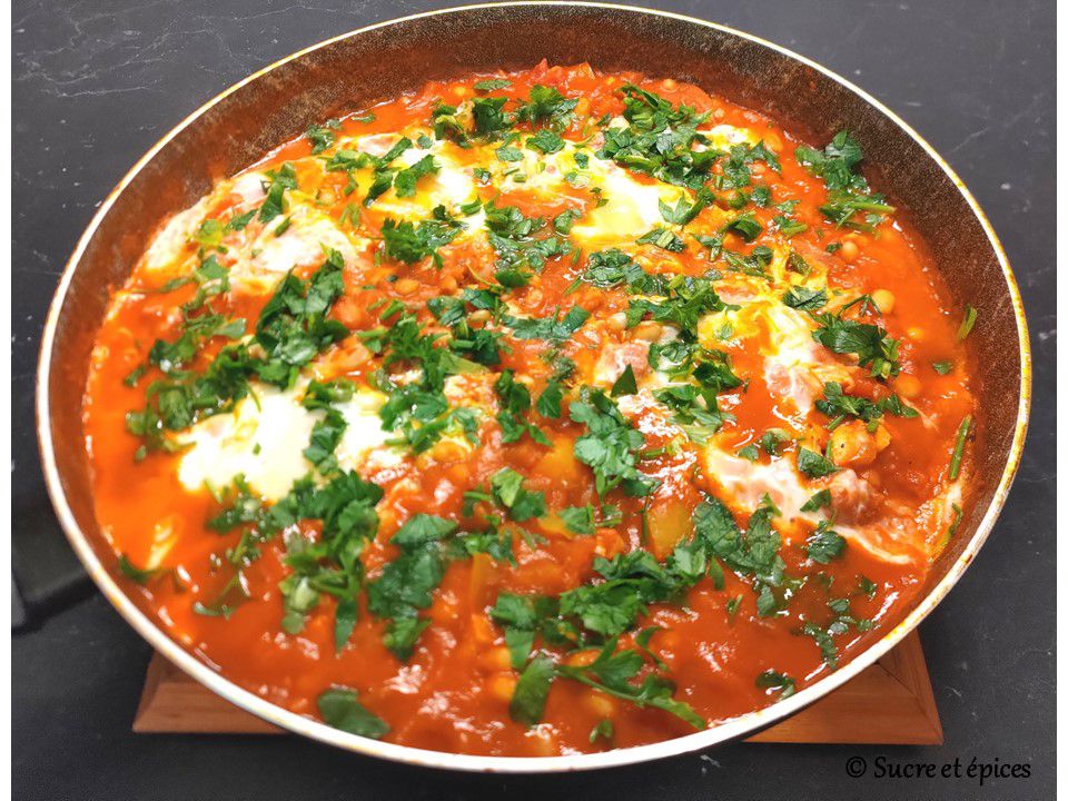 Chakchouka aux haricots blancs (Shakshuka) - Recette en vidéo