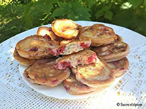 Pancakes au lait fermenté et aux framboises (Oladi) - Recette en vidéo