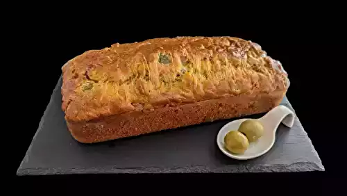 Recette du cake aux jambon et olives – Moelleux et savoureux !