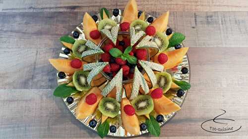 Découpe de melon en étoile pour composition de joli plateau de fruits