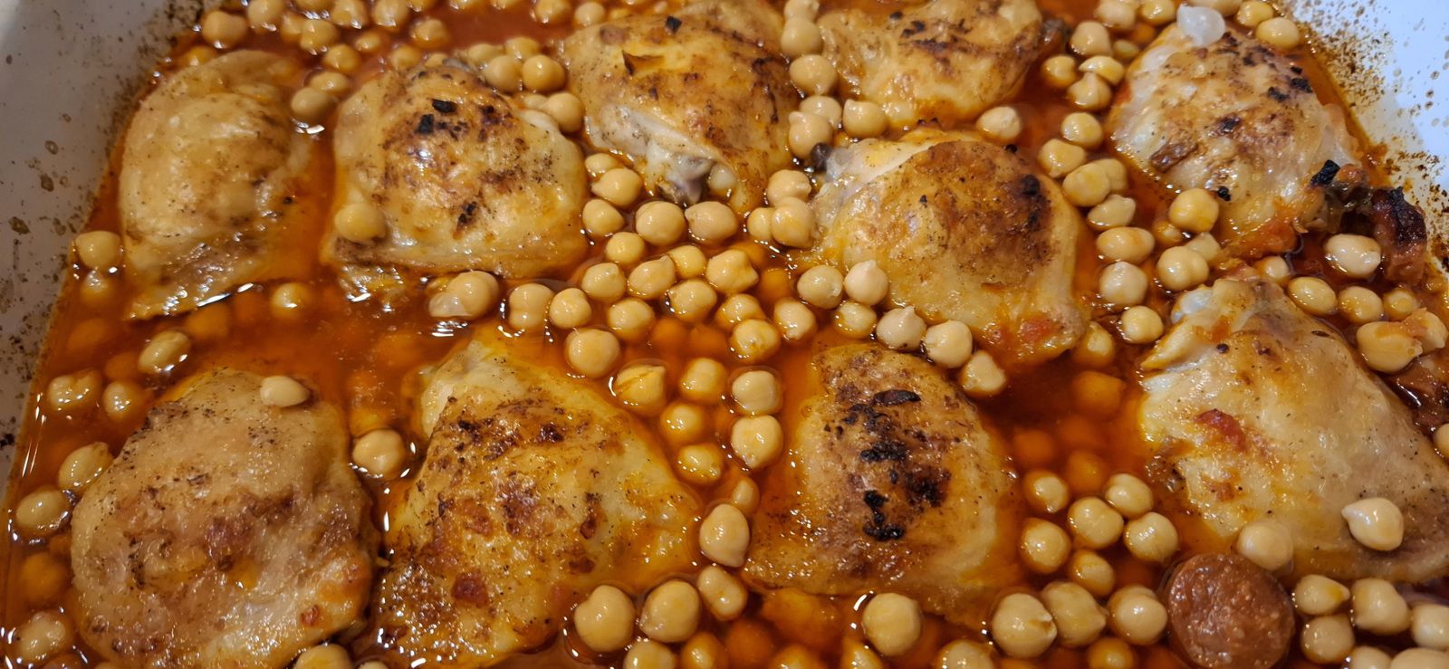 Poulet tomaté au chorizo  et pois chiches