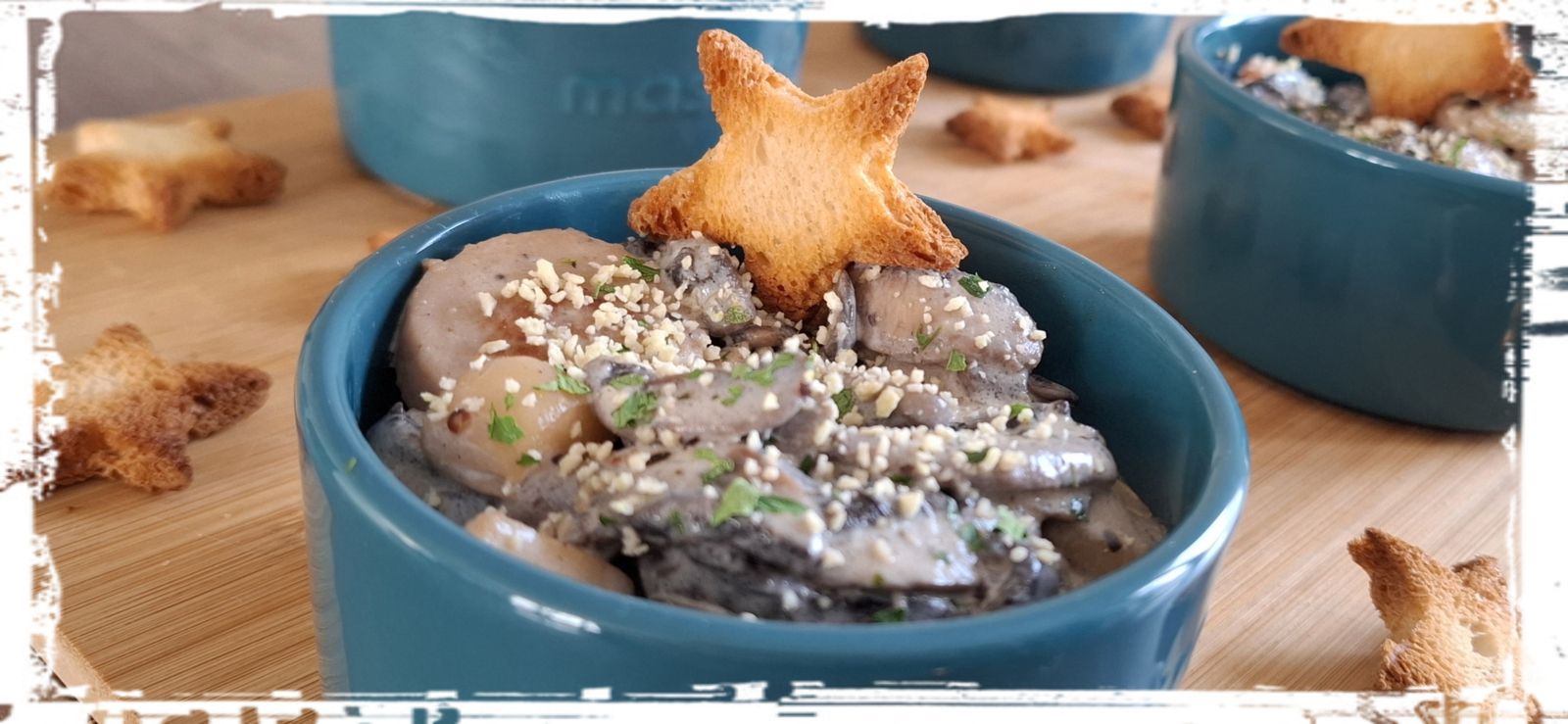 Cassolettes de  noix de pétoncles, gambas  et boudin blanc truffé aux champignons 