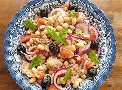 Salade de haricots coco, thon et oignon rouge - insalata di fagioli, tonno e cipolla