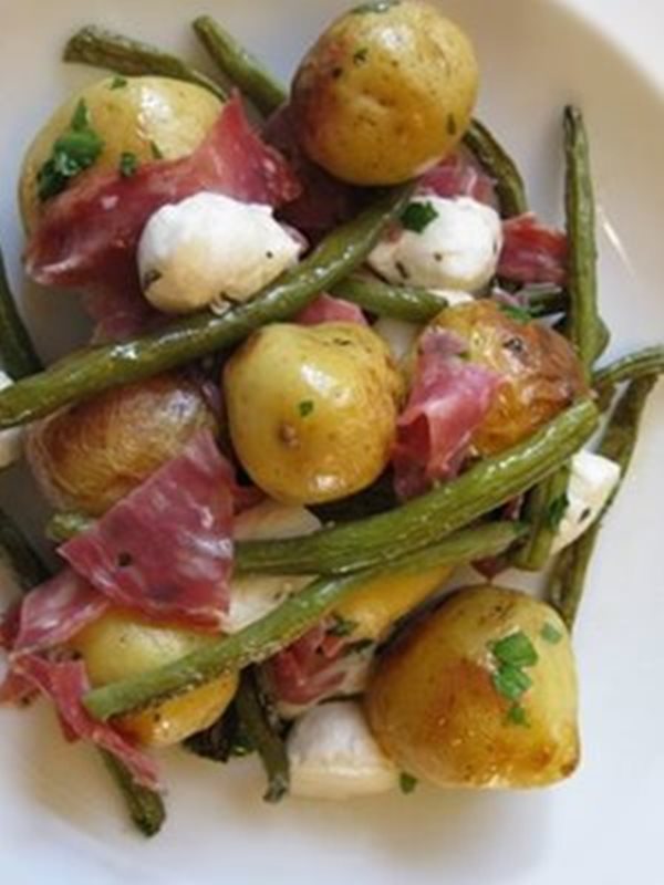 Salade,pommes de terre et d'haricots verts