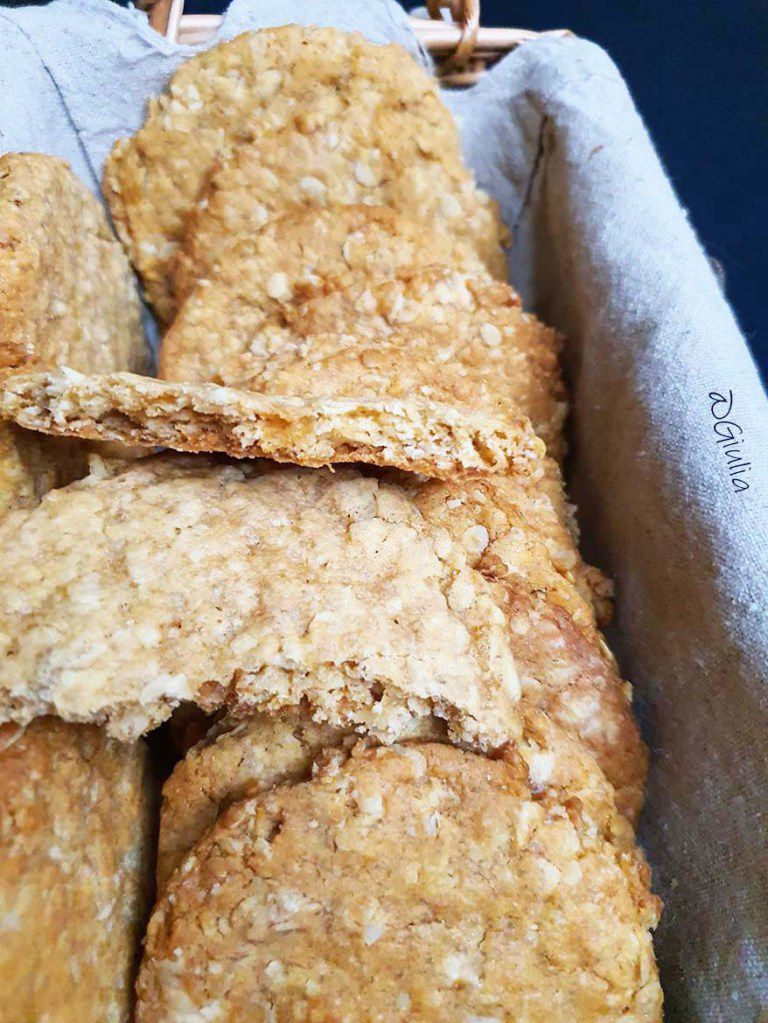 Biscuits aux  flocons d'avoine et miel